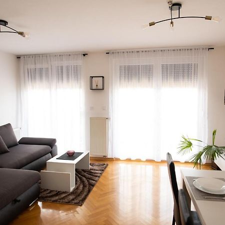 Apartman Martes Daire Slavonski Brod Dış mekan fotoğraf